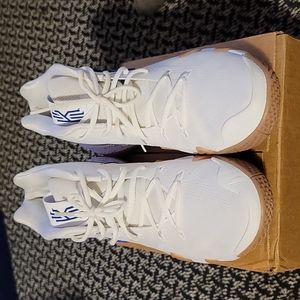 Kyrie 4 Uncle Drew white